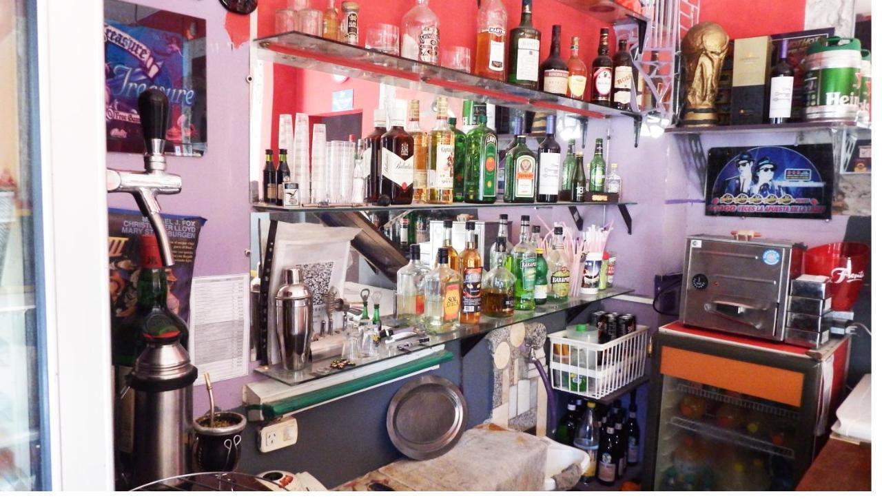 Hostel De Pichincha Gualeguaychú Екстериор снимка