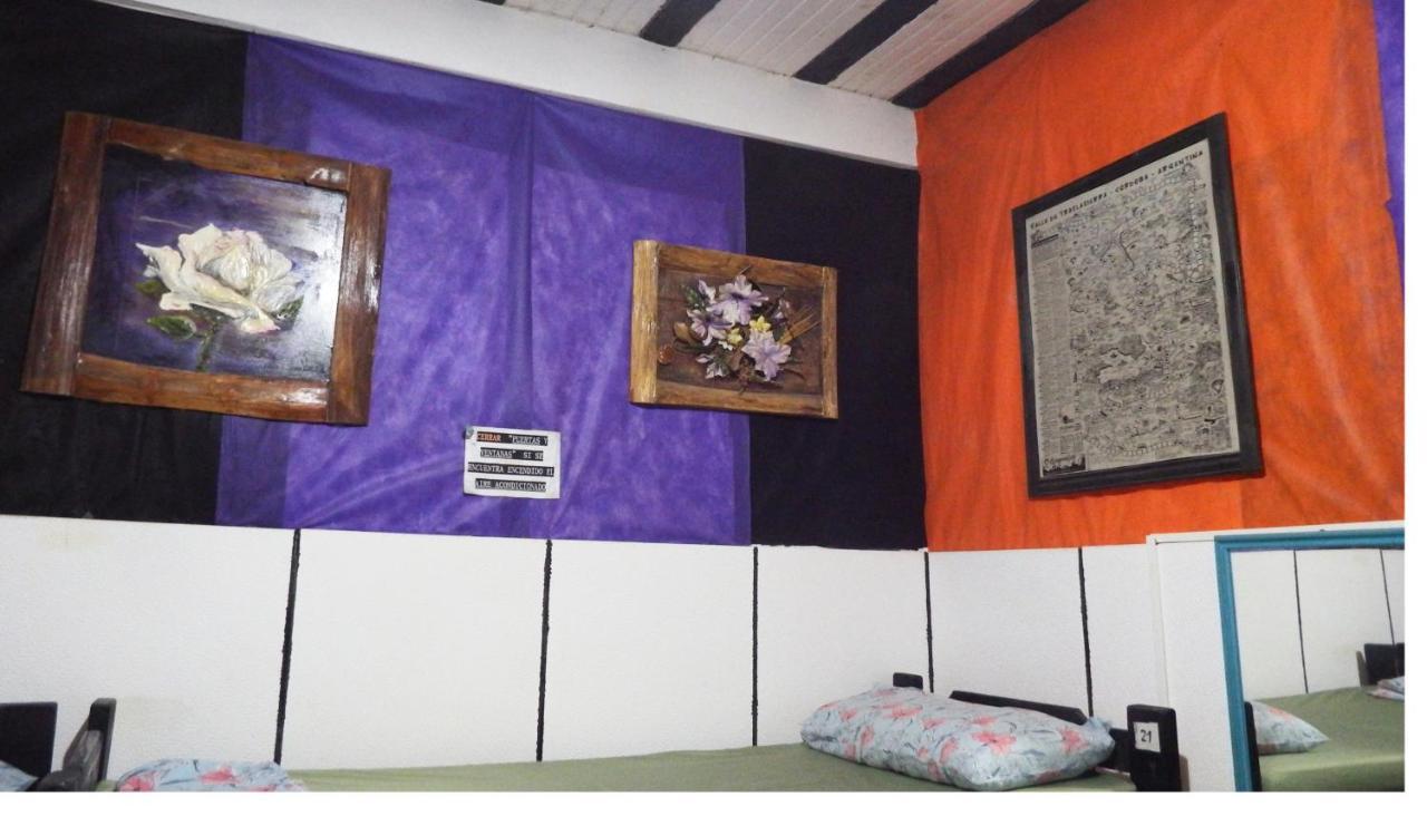 Hostel De Pichincha Gualeguaychú Екстериор снимка